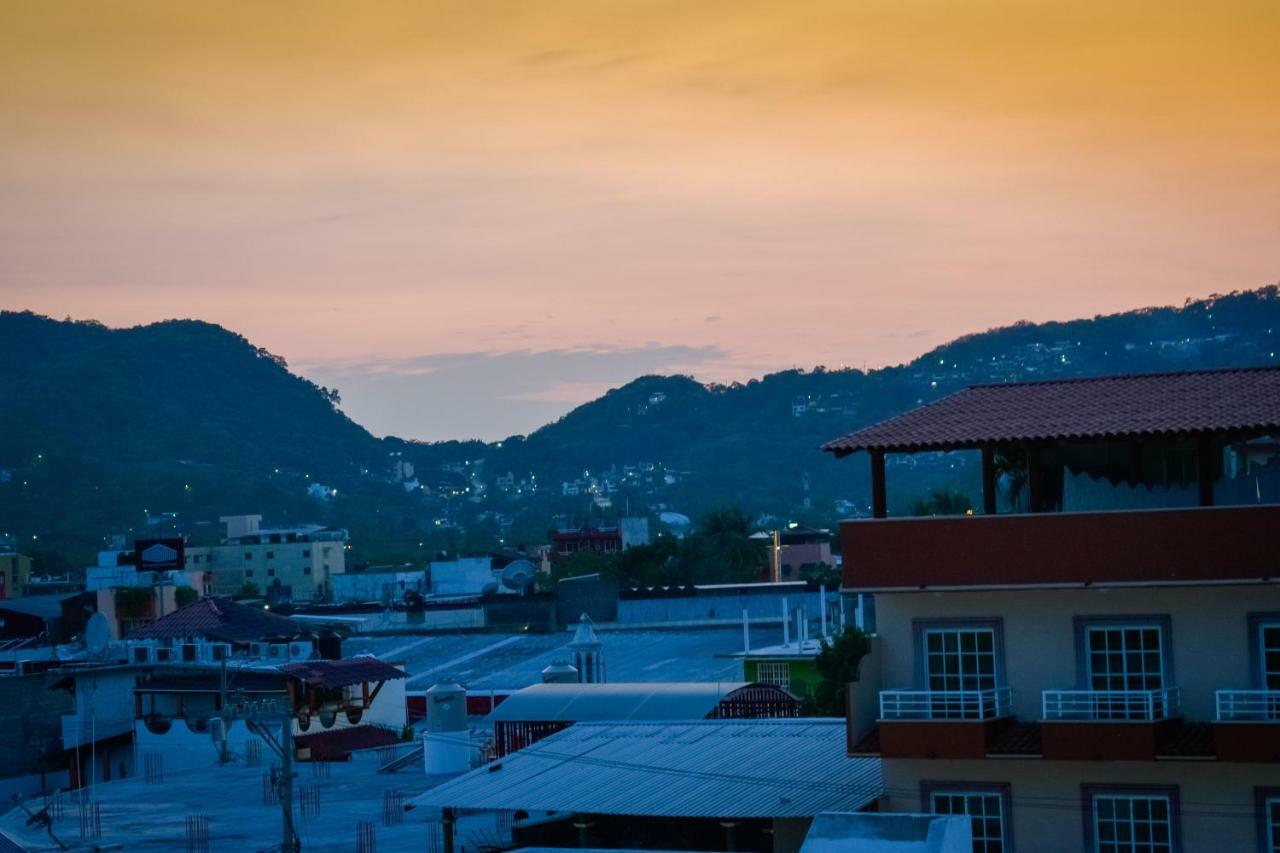 Hotel Gaby Inn Zihuatanejo Eksteriør billede