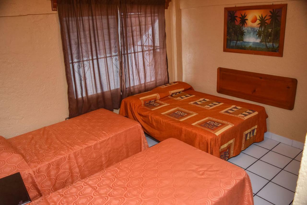 Hotel Gaby Inn Zihuatanejo Eksteriør billede